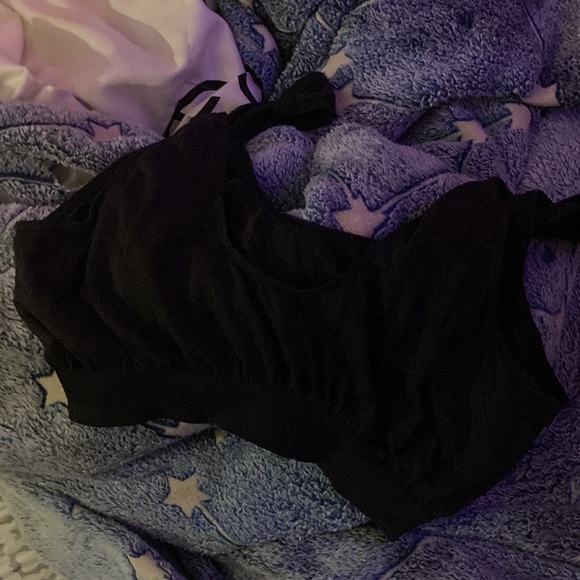 Women’s extra large, black sports bra - Picture 2 of 3